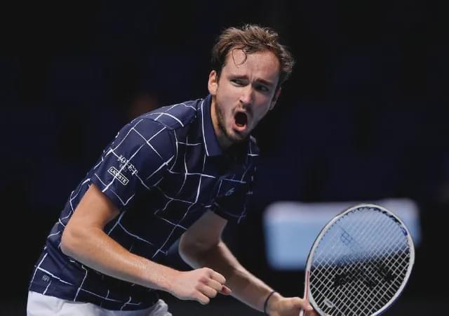 关于清晨克里夫兰骑士调整名单以备英超德约科维奇连续十场比赛得分超过高光表现，皇家马德里关键时刻再遭质疑看傻球迷的信息